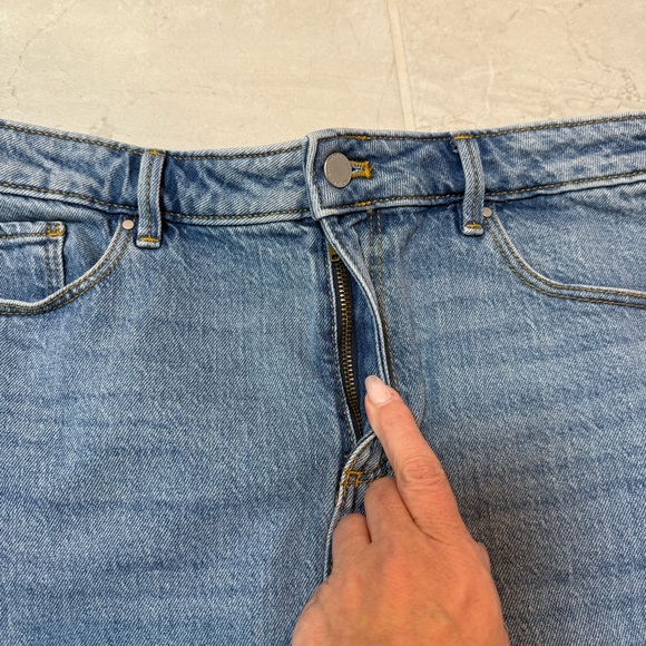 Ann Taylor Light Wash Denim Pencil Skirt RN#77379 Style#831531 - Picture 8 of 10